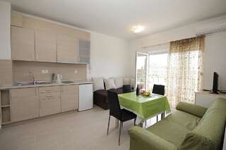 Апартаменты Apartments Residence Dj Петровац Апартаменты с видом на море-5